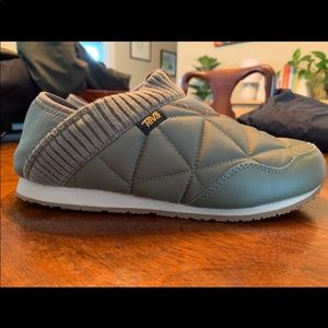 Green Teva Slip On’s